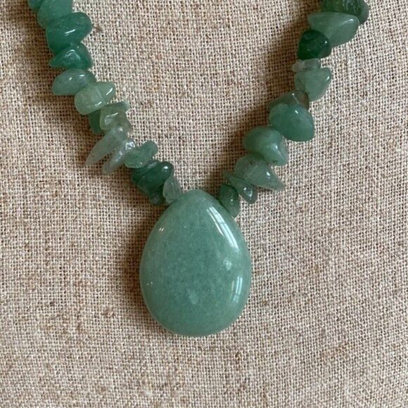 Aventurine Chip Necklace With Teardrop Pendant - Picture 2 of 4